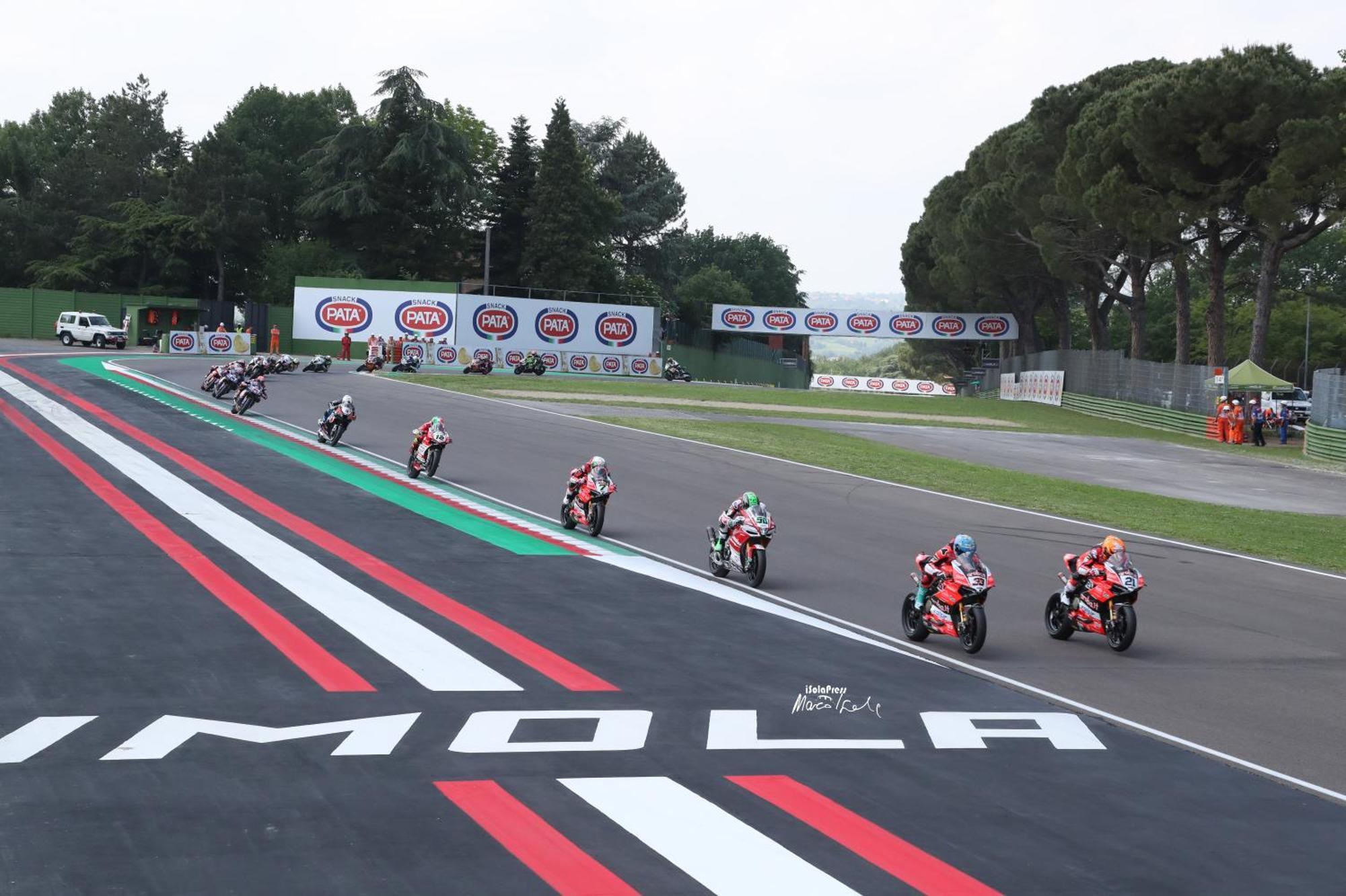 Appartamento Le Due Corti Centro Storico - Autodromo Imola Esterno foto